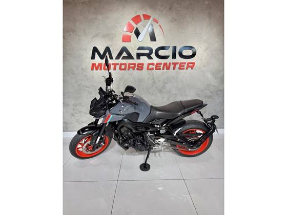 YAMAHA MT-09 